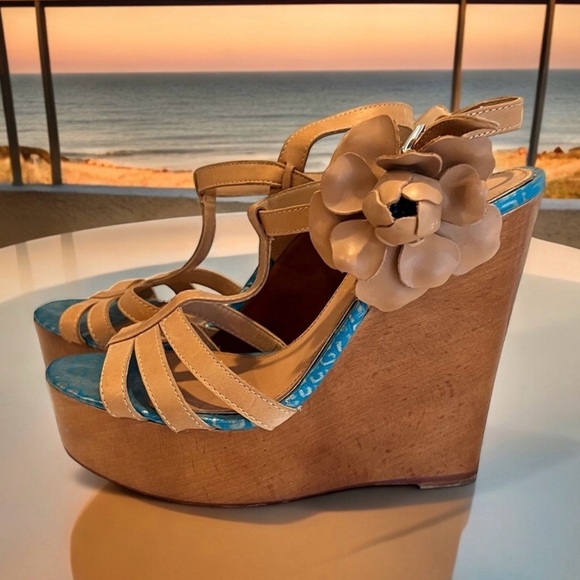 Badgley Mischa. Wooden wedge heeled sandals Gorgeous Flower Leather Wood - Picture 16 of 16